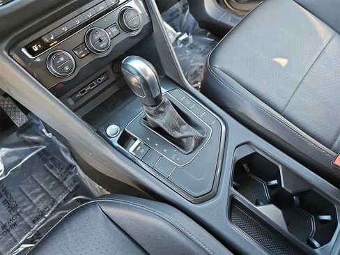 Used 2020 Volkswagen Tiguan SE image 25