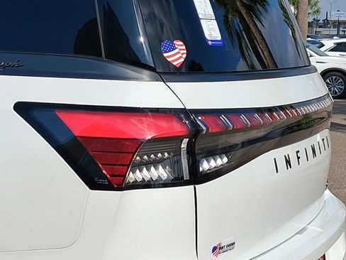 New 2026 INFINITI QX80 Autograph w/ Premium Cargo Package image 9