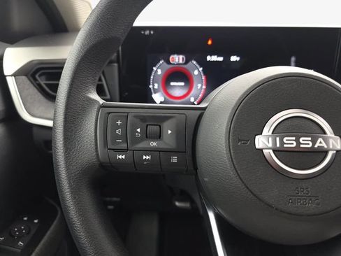 Used 2026 Nissan Kicks SV FWD image 17