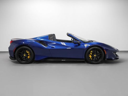 Certified 2020 Ferrari 488 Pista Spider image 4