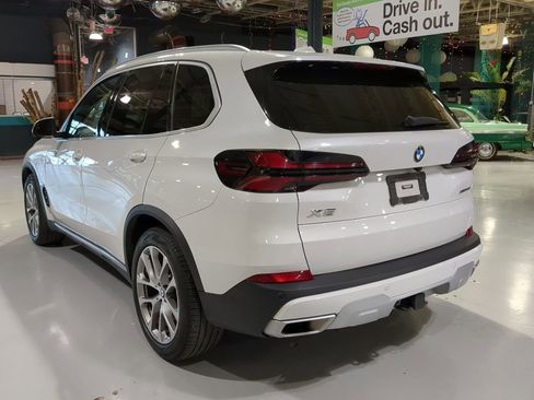 Used 2024 BMW X5 xDrive40i w/ Premium Package image 10