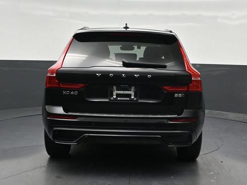 Certified 2024 Volvo XC60 B5 Core w/ Protection Package Premier AWD/4WD image 4