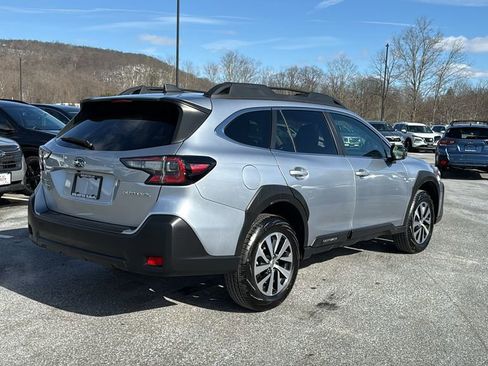 Certified 2025 Subaru Outback Premium image 8