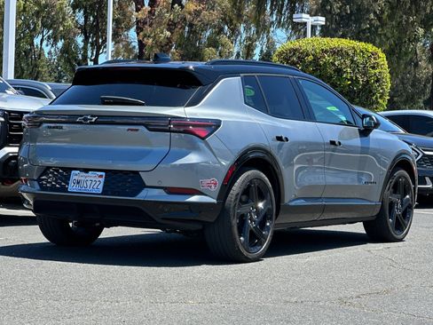 Used 2024 Chevrolet Equinox EV RS FWD image 5