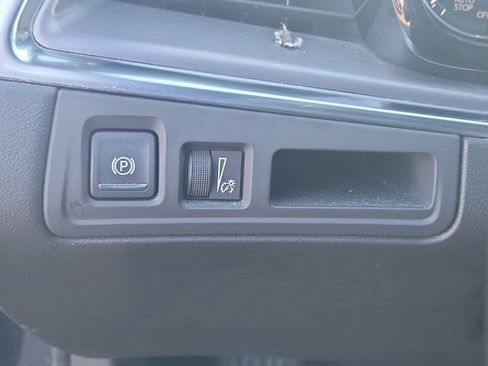 Certified 2022 Cadillac XT5 Luxury image 23