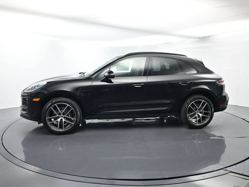 Certified 2026 Porsche Macan AWD/4WD image 2