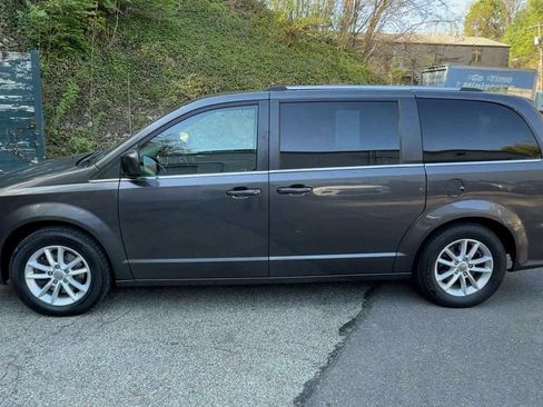 Used 2018 Dodge Grand Caravan SXT FWD image 5