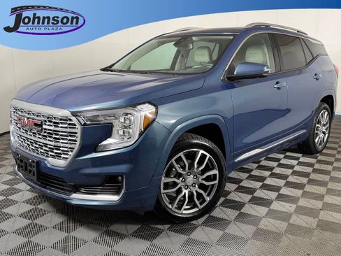 Used 2024 GMC Terrain Denali w/ Denali Premium Package AWD/4WD image 1