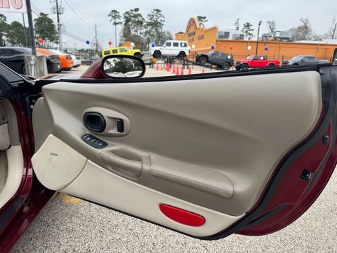 Used 2003 Chevrolet Corvette Convertible w/ Preferred Equipment Group1 image 18