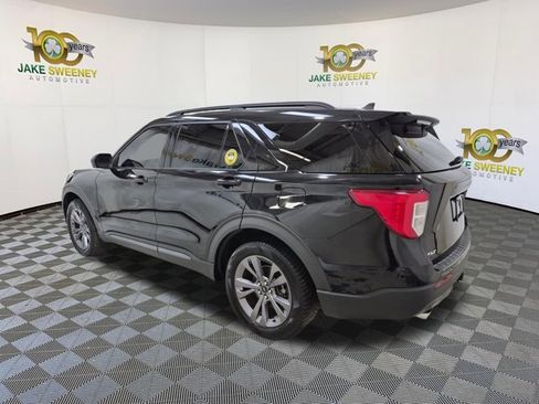 Used 2022 Ford Explorer XLT w/ Equipment Group 202A AWD/4WD image 7