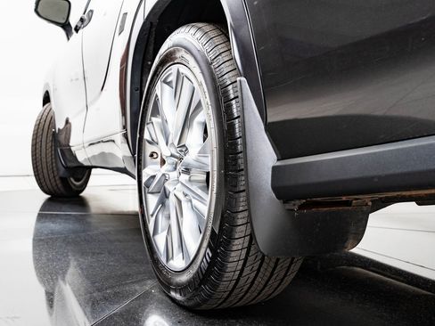 Used 2021 Toyota Highlander Limited image 50