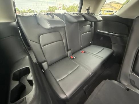 Used 2024 Nissan Pathfinder SL AWD/4WD image 19
