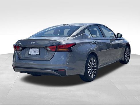 Certified 2024 Nissan Altima 2.5 SV FWD image 5