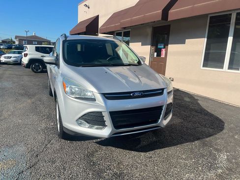 Used 2014 Ford Escape SE w/ Equipment Group 201A AWD/4WD image 2