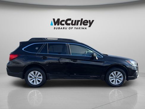Used 2018 Subaru Outback 2.5i Premium image 6