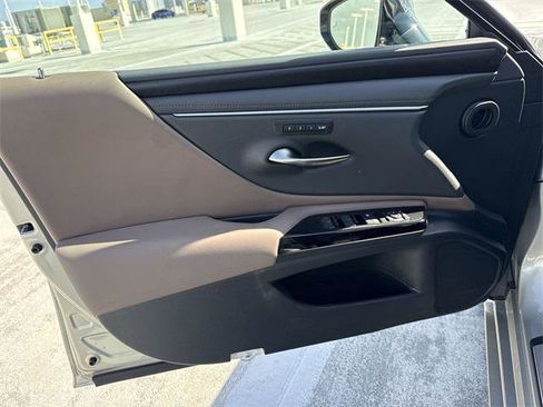 Certified 2024 Lexus ES 350 w/ Premium Package image 13
