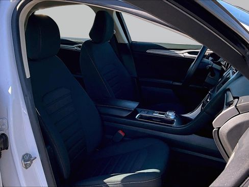 Used 2020 Ford Fusion SE FWD image 7