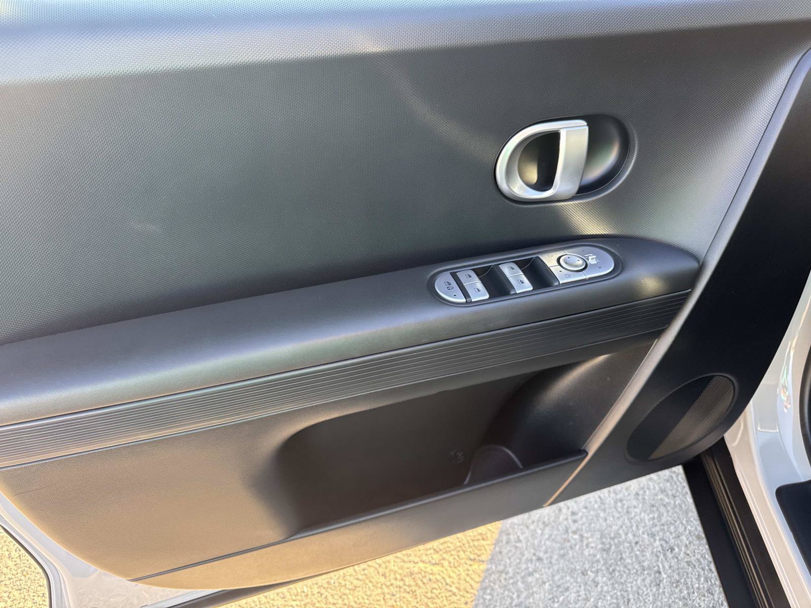 Used 2024 Hyundai Ioniq 5 SEL RWD image 14
