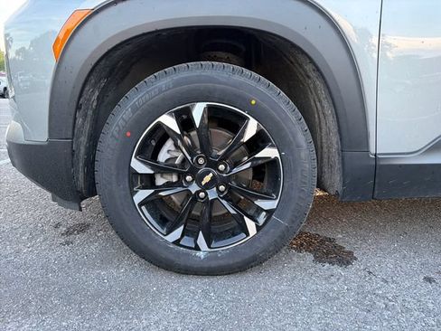 Used 2023 Chevrolet TrailBlazer LT w/ Convenience Package AWD/4WD image 11