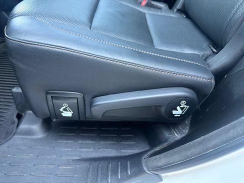 Used 2018 Toyota Highlander Limited Platinum AWD/4WD image 28