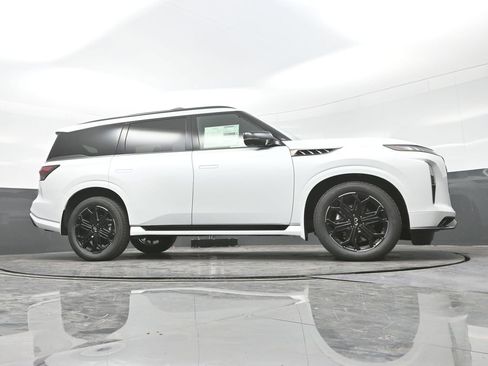 New 2026 INFINITI QX80 4WD w/ Sport Exterior Package image 34