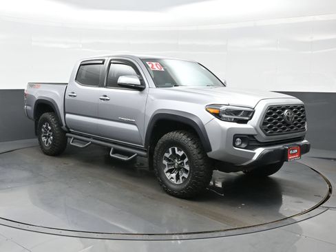Used 2020 Toyota Tacoma TRD Off-Road w/ Technology Package AWD/4WD image 8