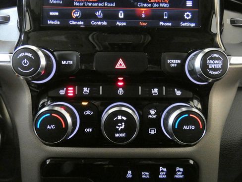 Used 2020 RAM 1500 Laramie image 15