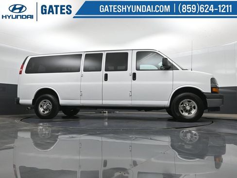 Used 2019 Chevrolet Express 3500 LT w/ LT Preferred Equipment Group RWD image 27
