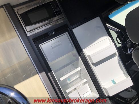 Used 2020 Mercedes-Benz Sprinter 2500 image 19