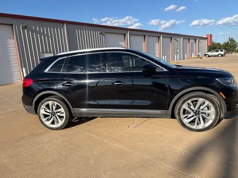Used 2018 Lincoln MKX Reserve w/ Driver Assistance Package FWD image 4
