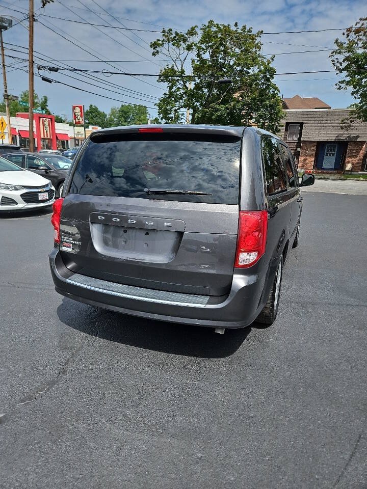 Used 2017 Dodge Grand Caravan SE w/ Power Window Group FWD image 5