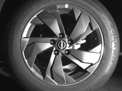 Used 2025 Nissan Rogue SV FWD image 14