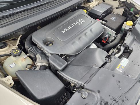 Used 2014 Jeep Cherokee Latitude FWD image 19