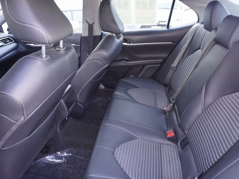 Used 2023 Toyota Camry SE image 9