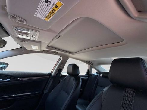 Used 2019 Honda Civic Touring image 21