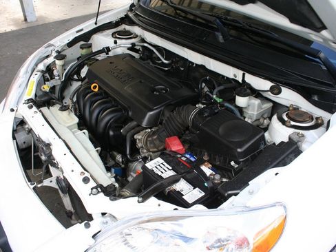 Used 2005 Toyota Matrix image 21