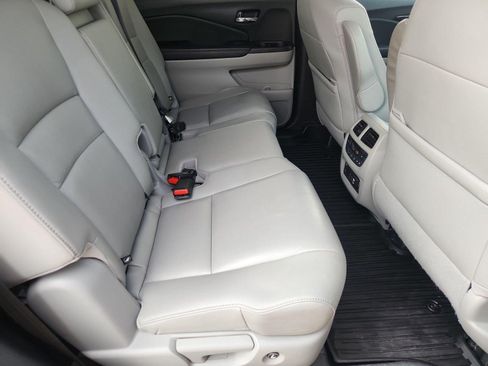Used 2022 Honda Pilot Touring image 27