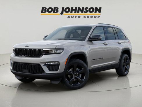 New 2025 Jeep Grand Cherokee Limited w/ Black Appearance Package image 1