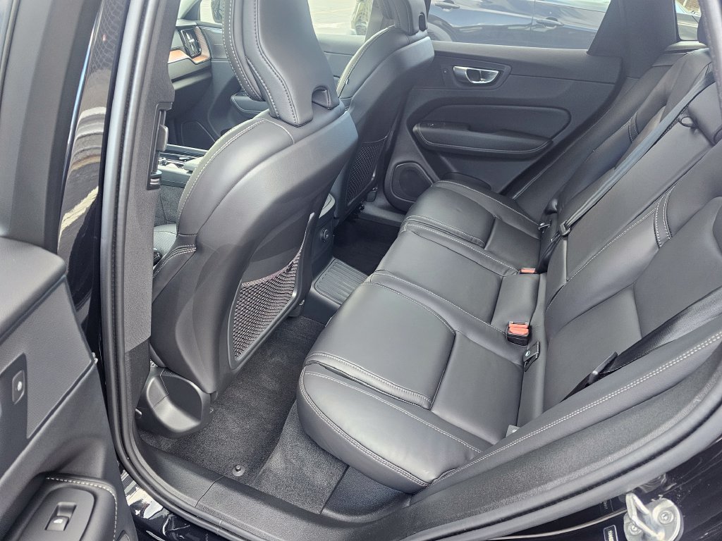 Certified 2024 Volvo XC60 T8 Ultimate AWD/4WD image 14