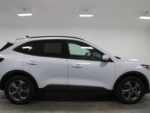 Used 2025 Ford Escape ST-Line Select w/ Class II Trailer Tow Package AWD/4WD image 11