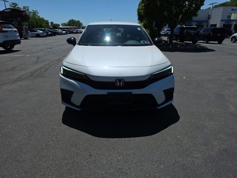 Used 2024 Honda Civic Sport image 2