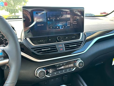 New 2026 Nissan Altima 2.5 SR w/ SR Premium Package FWD image 22