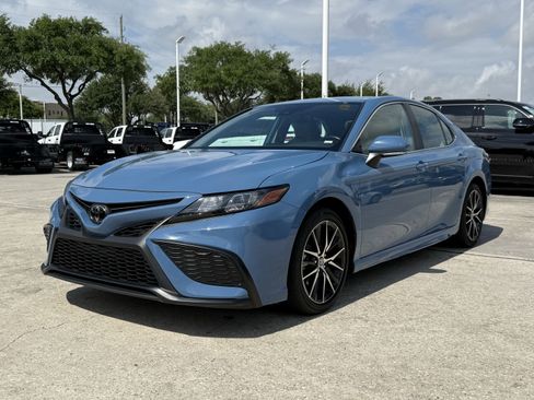 Used 2024 Toyota Camry SE FWD image 10