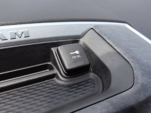 Used 2019 RAM 1500 Big Horn AWD/4WD image 13