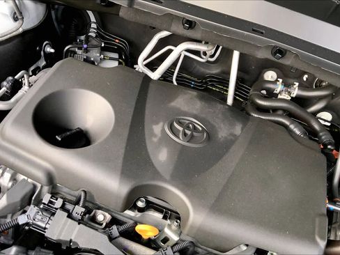 Used 2024 Toyota Grand Highlander XLE image 33