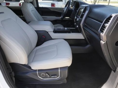 Used 2021 Ford Expedition Platinum image 19