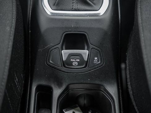 Used 2019 Jeep Renegade Latitude w/ Cold Weather Group image 27