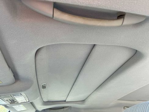 Used 2010 Toyota Venza AWD image 16