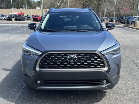 Used 2025 Toyota Corolla Cross XLE image 2