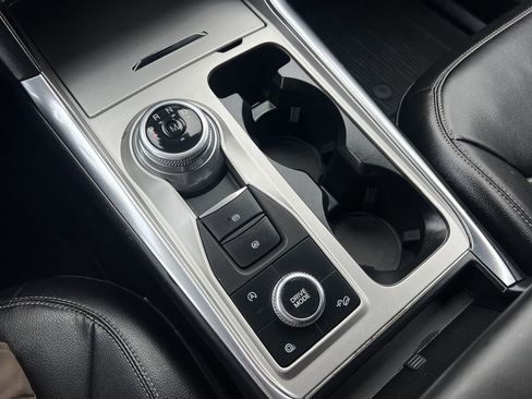 Certified 2020 Ford Explorer XLT w/ Equipment Group 202A image 11